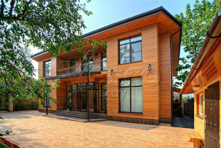 2-этажный коттедж 1 350 м² с отделкой