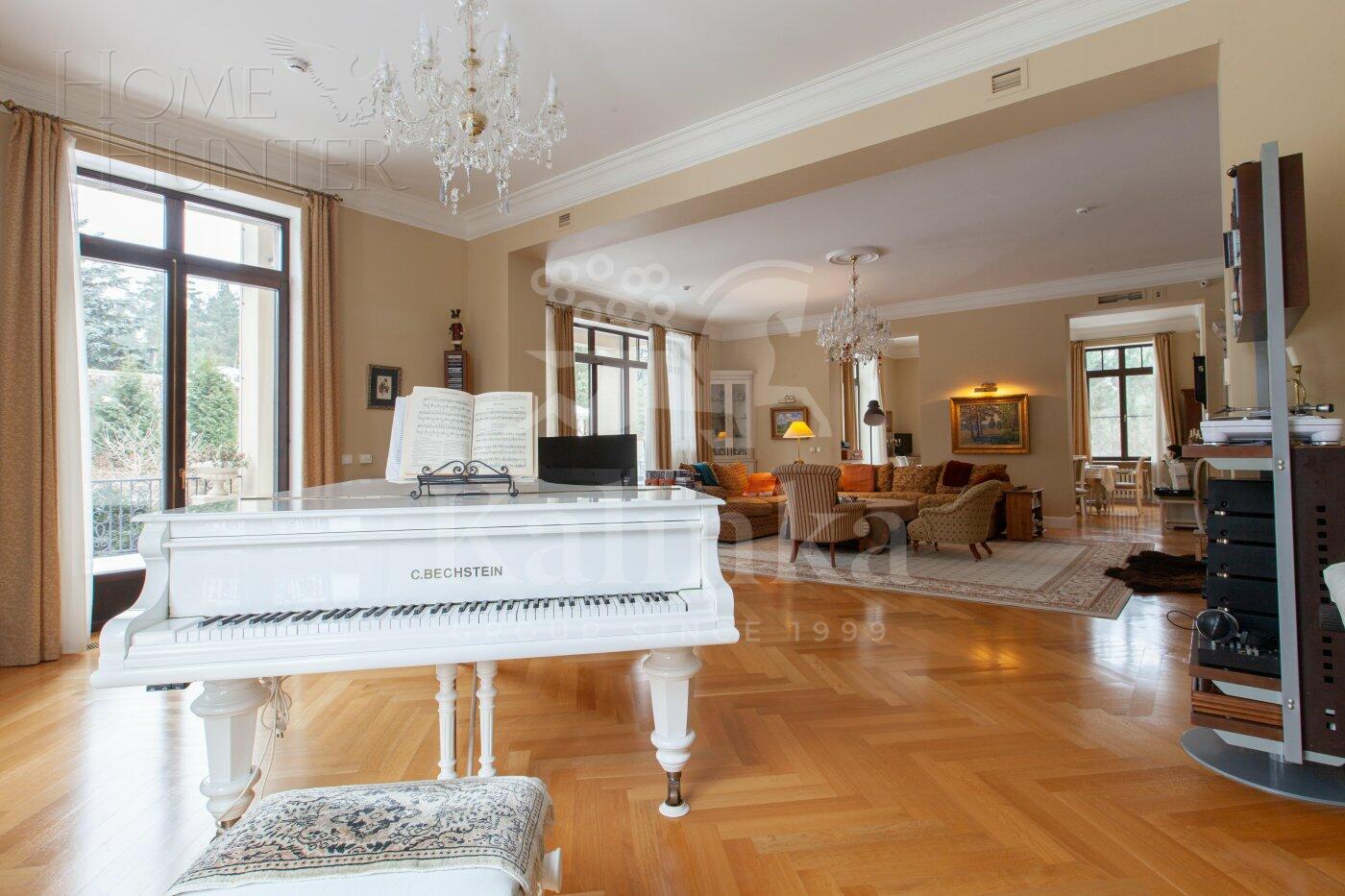 4-этажный коттедж 970 м² с отделкой