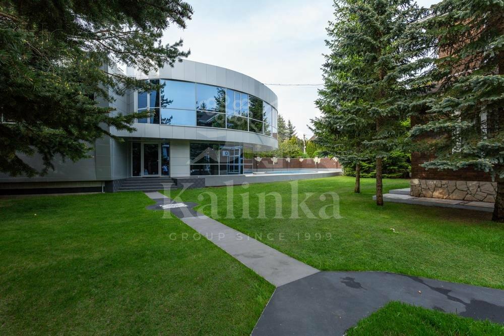 2-этажный коттедж 580 м² с отделкой