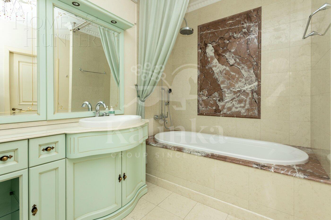 2-этажный коттедж 660 м² с отделкой