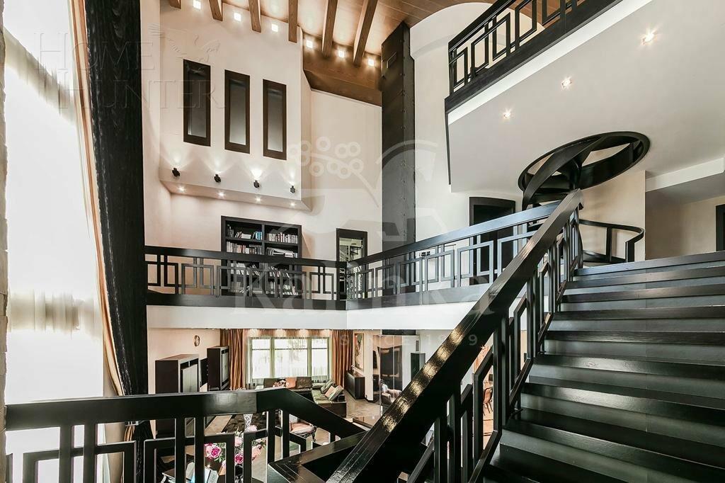 3-этажный коттедж 2 000 м² с отделкой