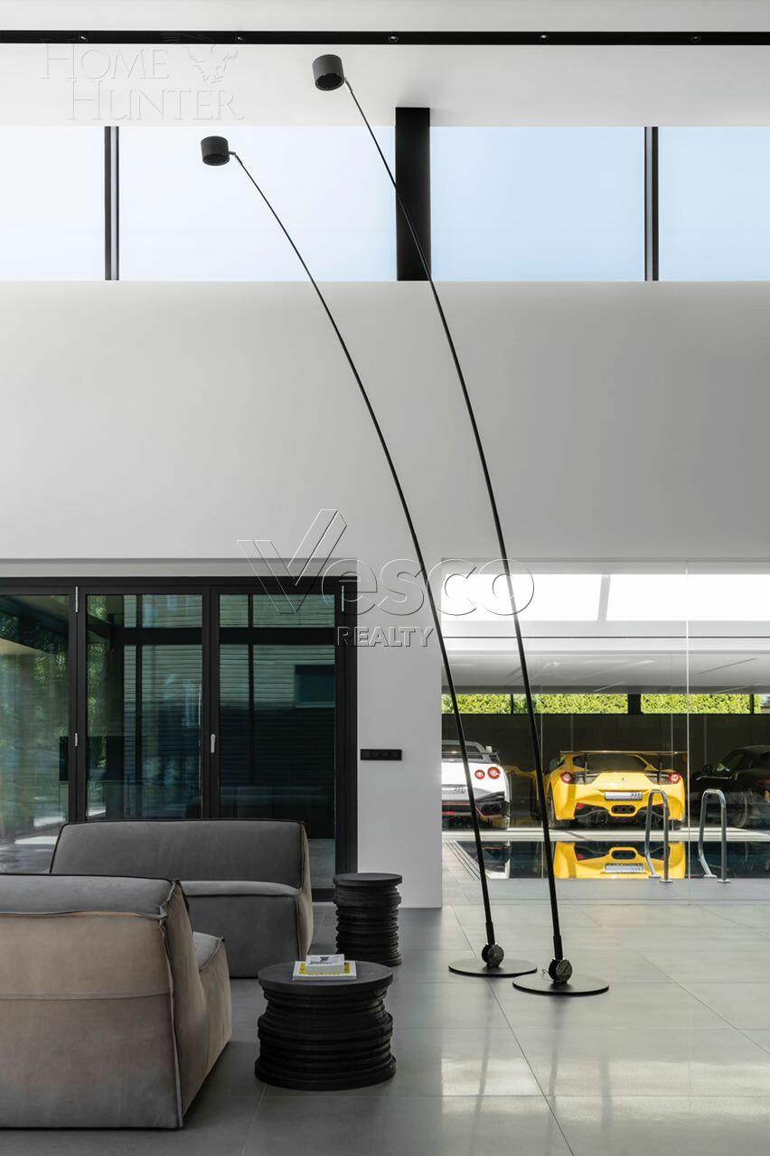 2-этажный коттедж 2 500 м² с отделкой