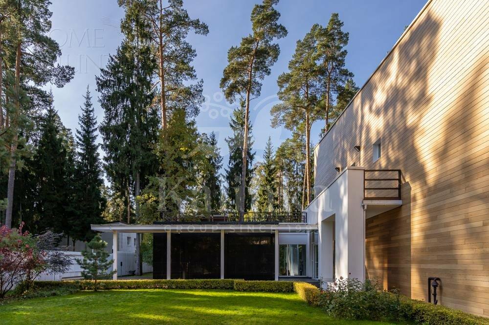 2-этажный коттедж 1 328 м² с отделкой