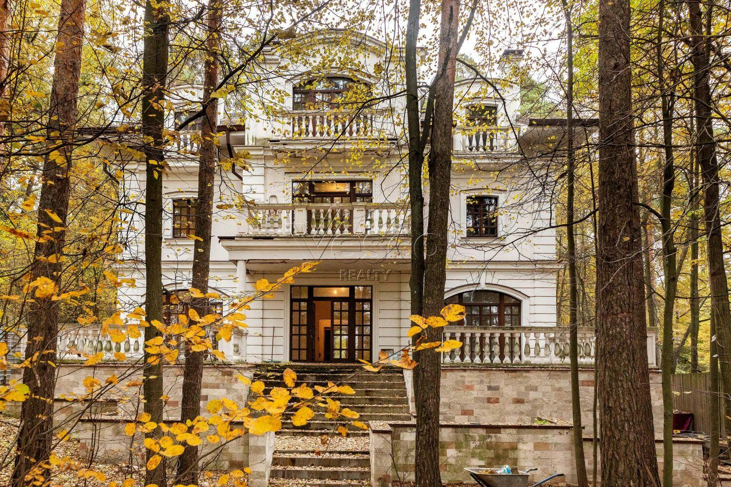 2-этажный коттедж 900 м² без отделки