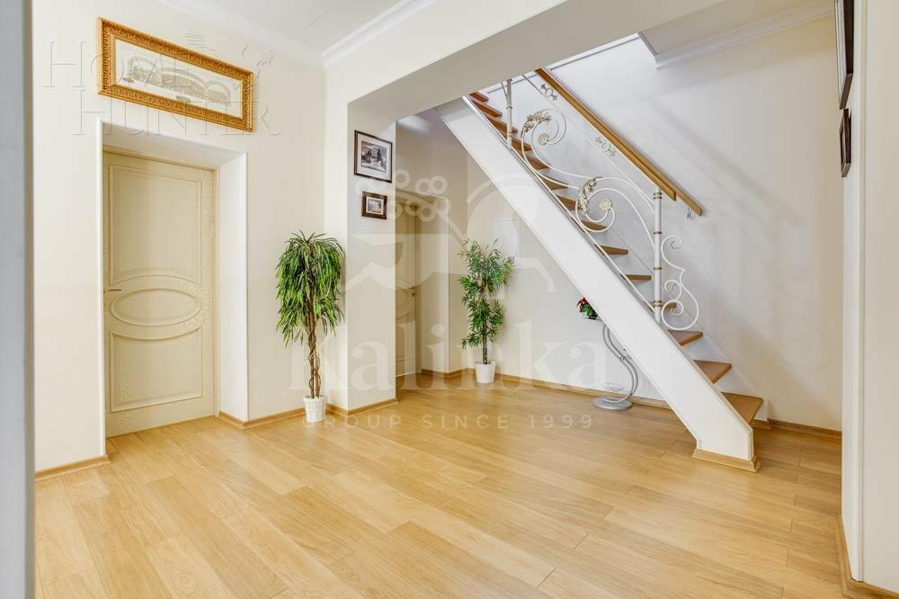 2-этажный коттедж 700 м² с отделкой