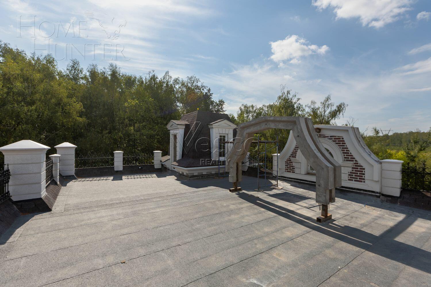 3-этажный коттедж 320 м² без отделки