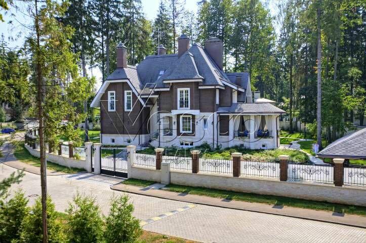 2-этажный коттедж 670 м² с отделкой