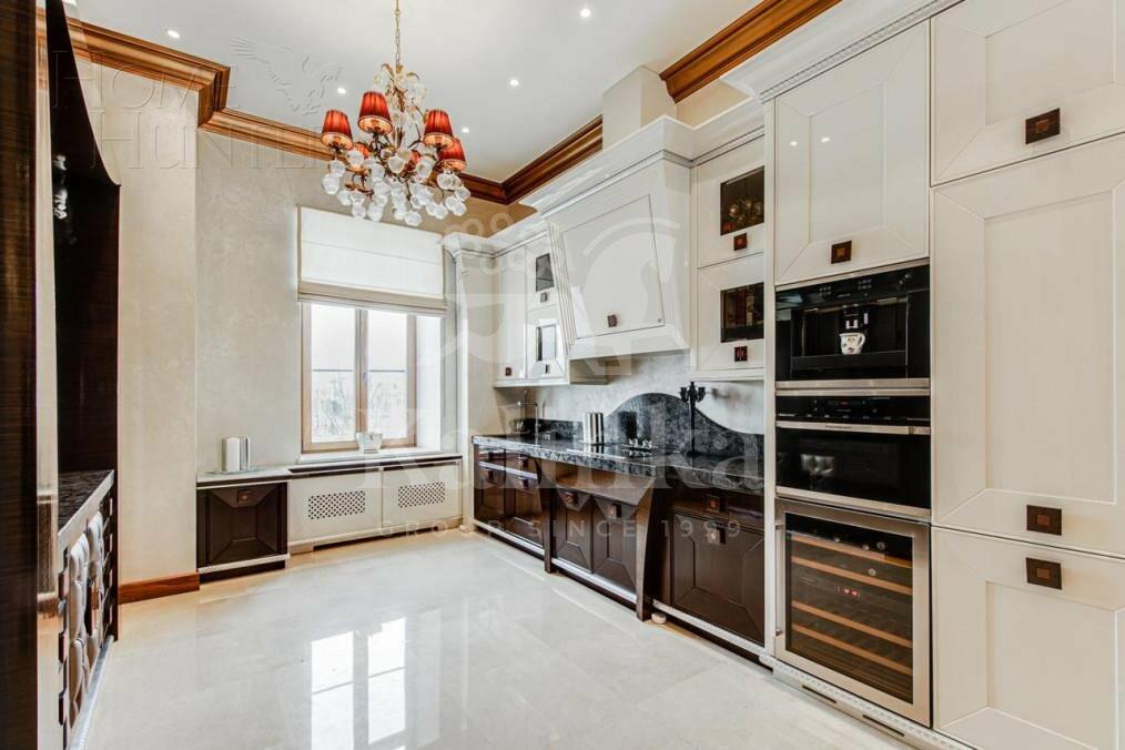 2-этажный коттедж 1 250 м² с отделкой