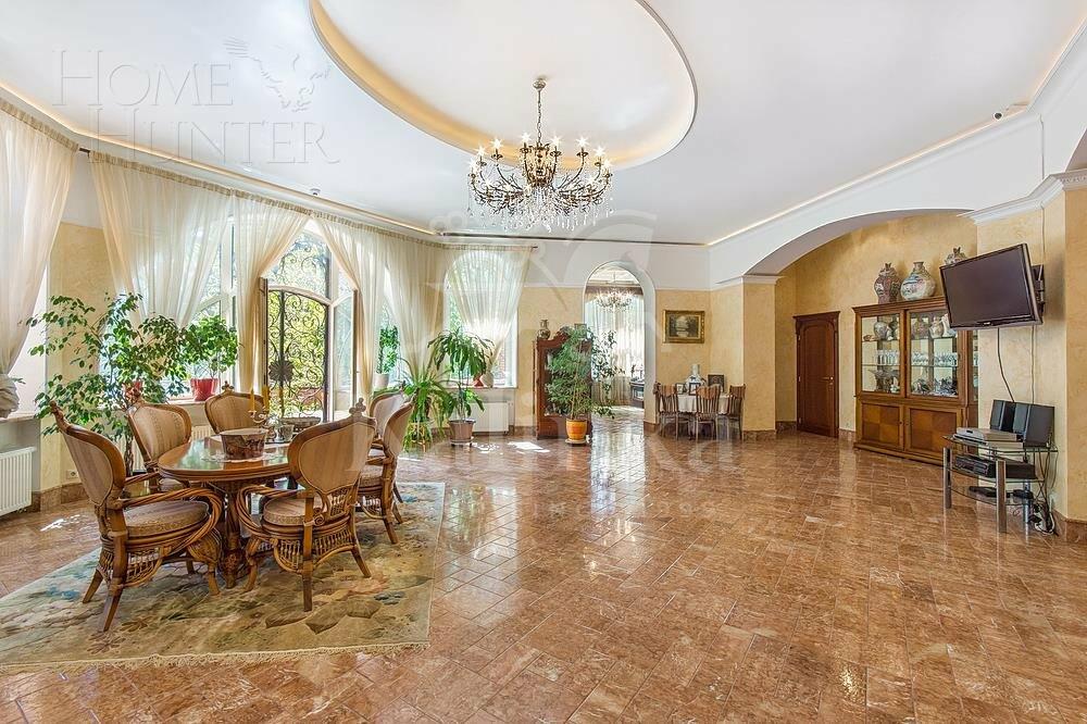 4-этажный коттедж 1 000 м² с отделкой