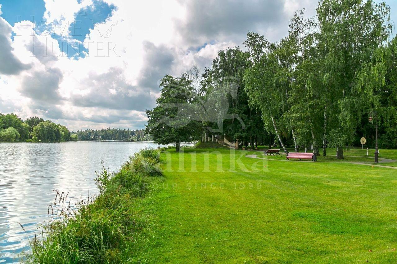 4-этажный таунхаус 362.6 м² без отделки