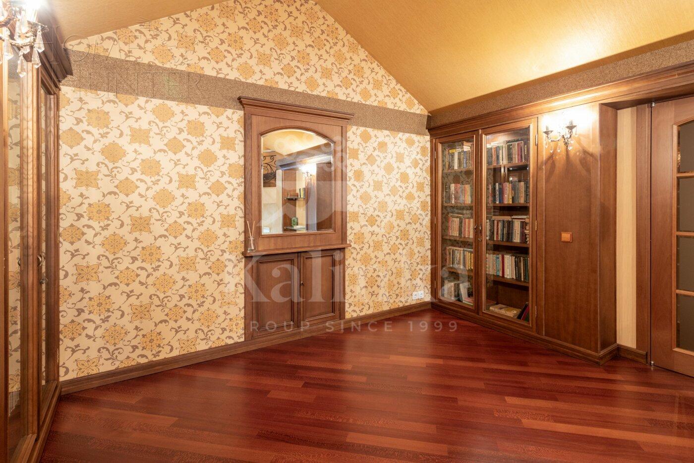 2-этажный коттедж 660 м² с отделкой