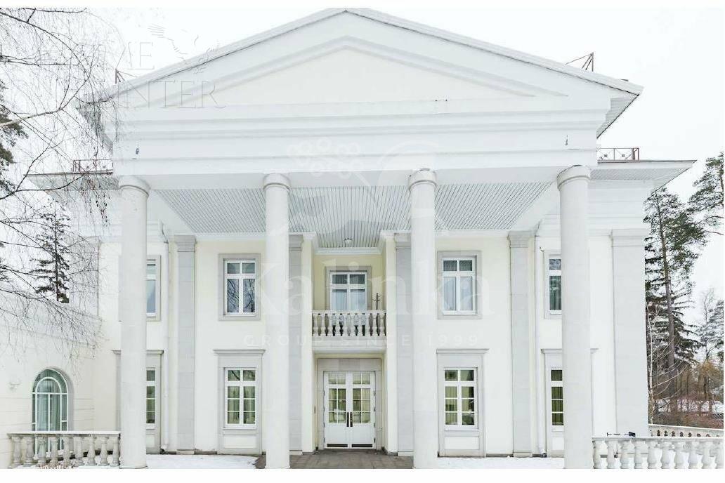 2-этажный коттедж 2 000 м² с отделкой