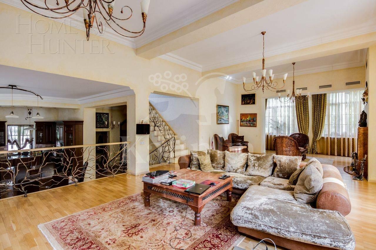 2-этажный коттедж 550 м² с отделкой