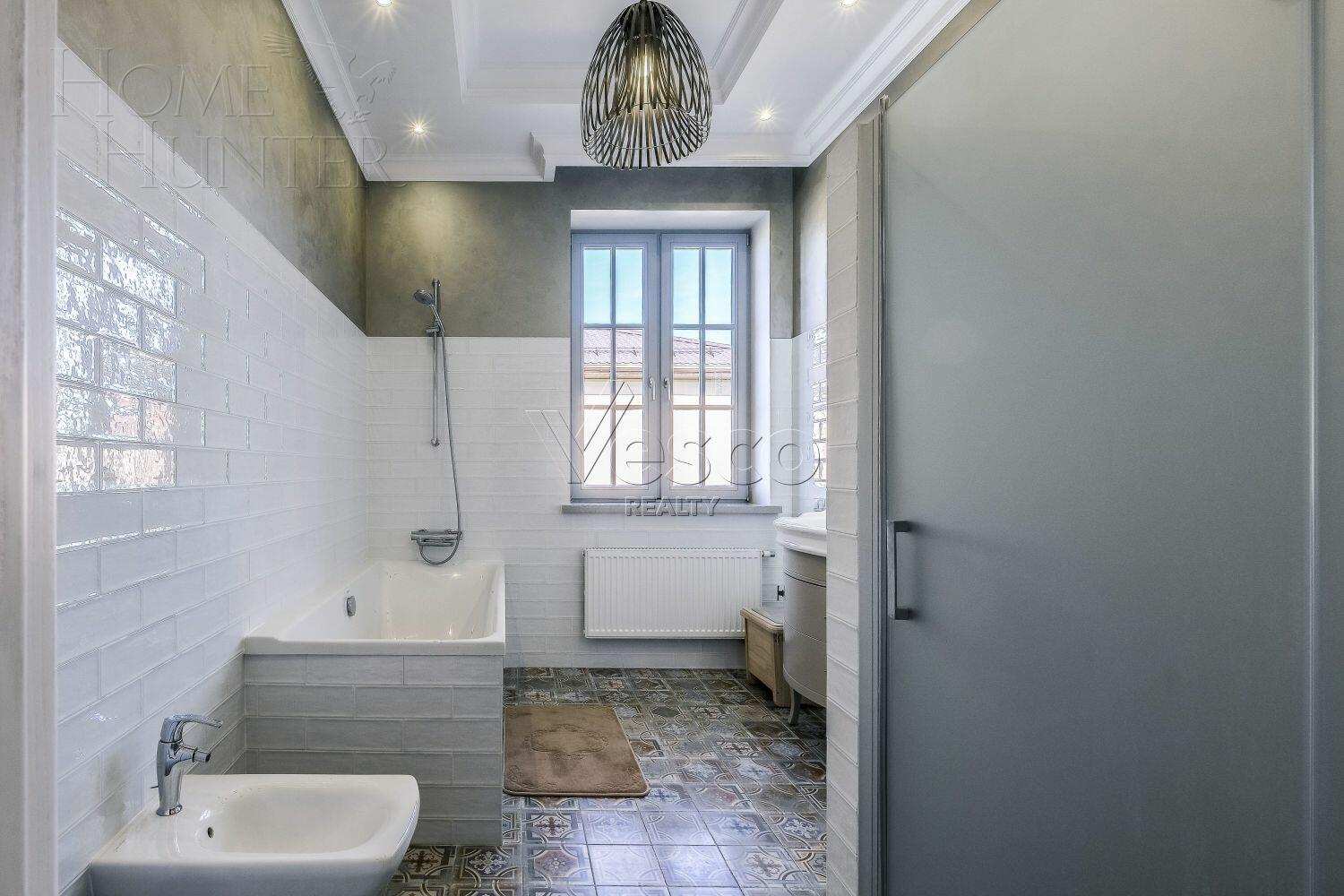 2-этажный коттедж 200 м² с отделкой