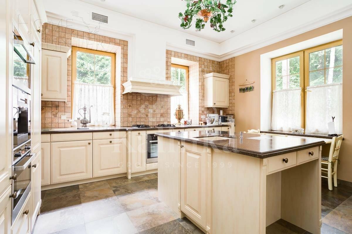 2-этажный коттедж 708 м² с отделкой