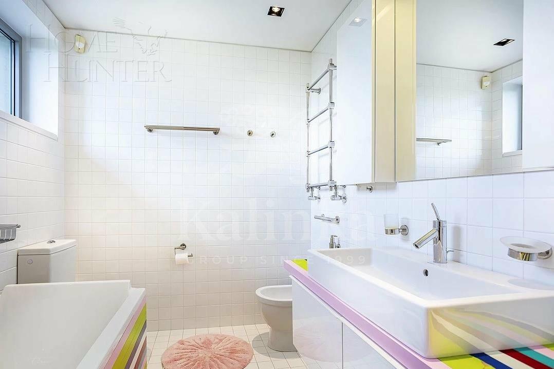 2-этажный коттедж 1 948 м² с отделкой