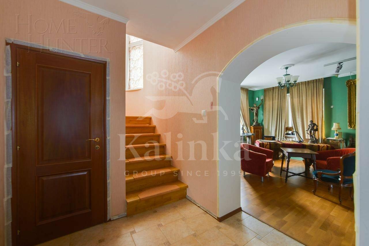 2-этажный коттедж 300 м² с отделкой