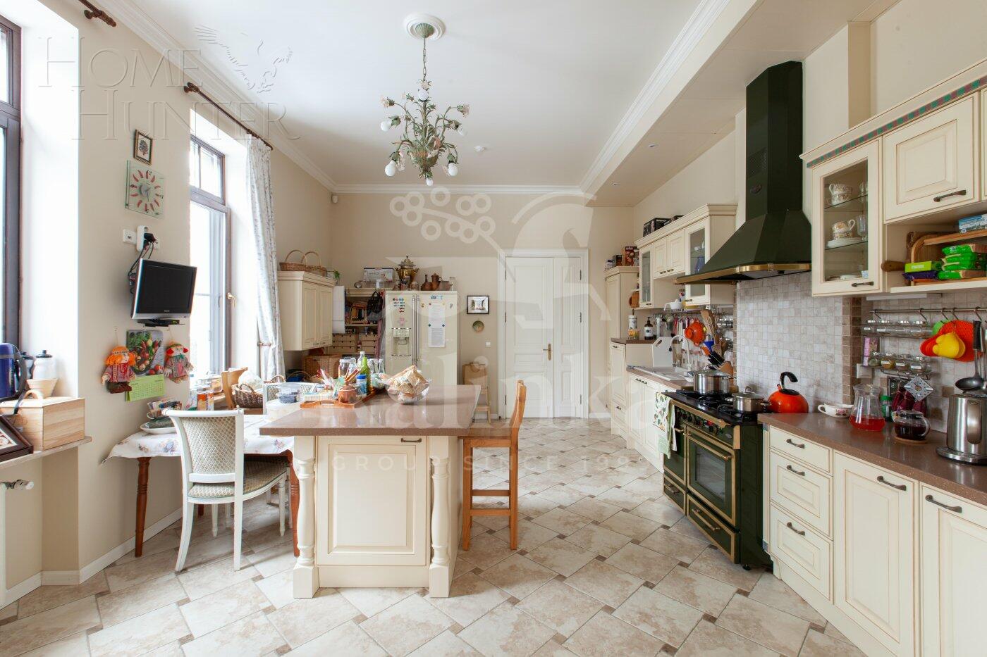 4-этажный коттедж 970 м² с отделкой