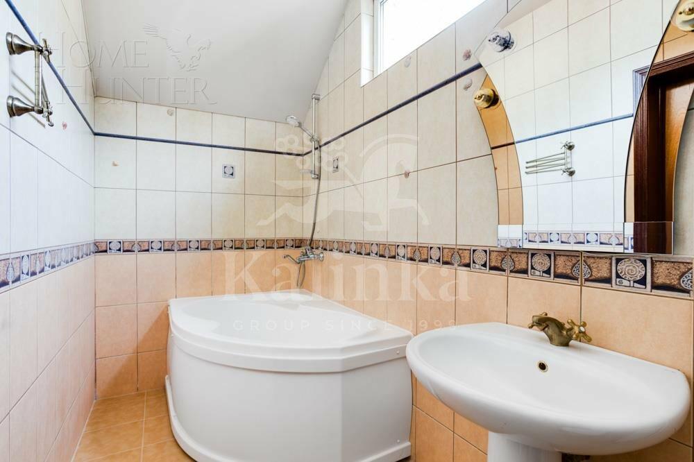 2-этажный коттедж 200 м² с отделкой