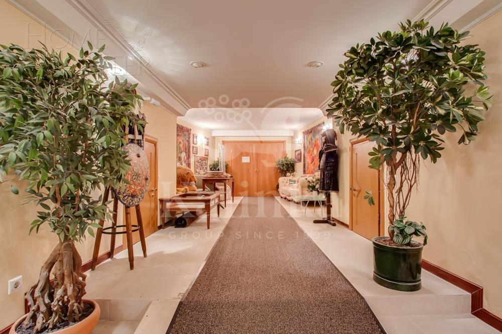 4-этажный коттедж 1 352 м² с отделкой