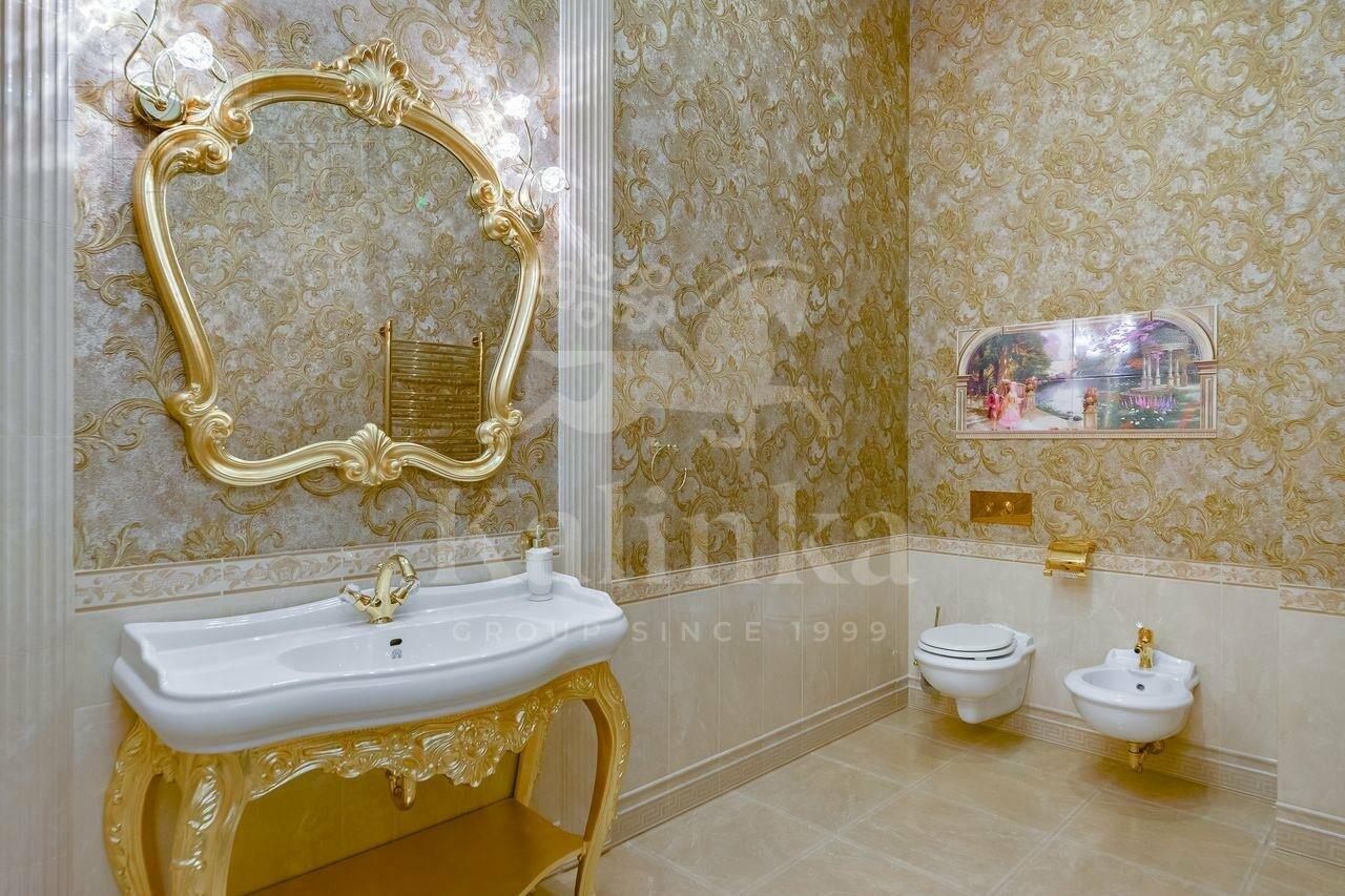 2-этажный коттедж 3 000 м² с отделкой