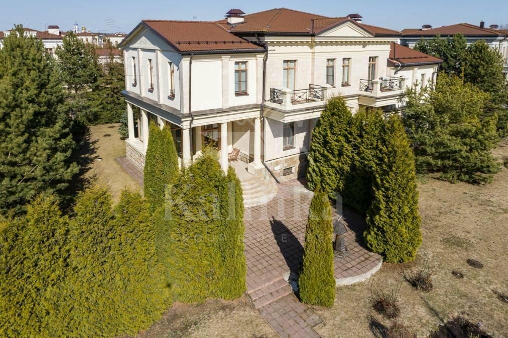 2-этажный коттедж 535 м² с отделкой