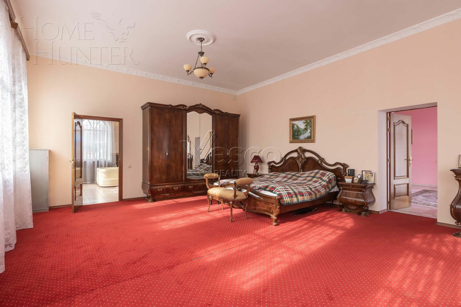 2-этажный коттедж 1 500 м² с отделкой