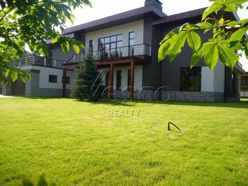 2-этажный коттедж 650 м² без отделки