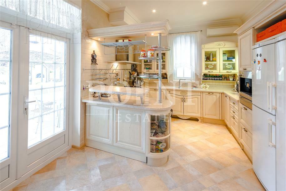 2-этажный коттедж 800 м² с отделкой