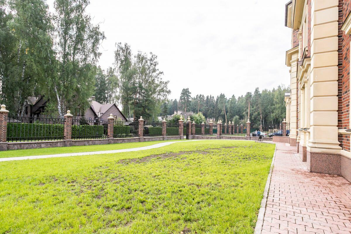 2-этажный коттедж 900 м² с отделкой