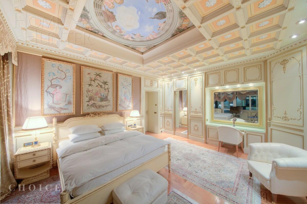 2-этажный коттедж 1 615 м² с отделкой