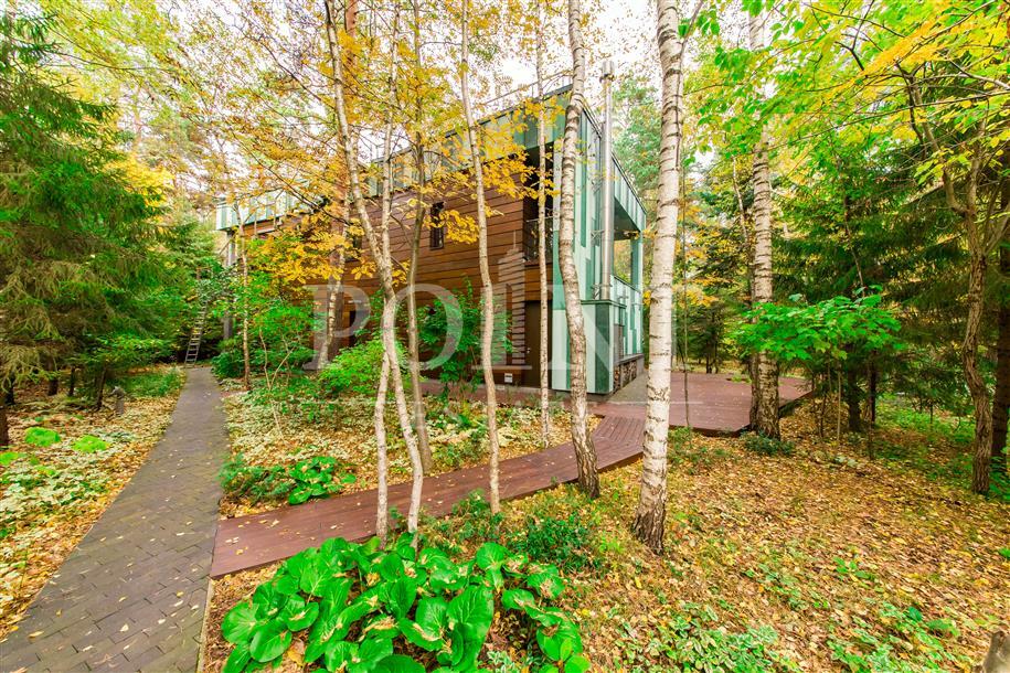 2-этажный коттедж 1 750 м² с отделкой