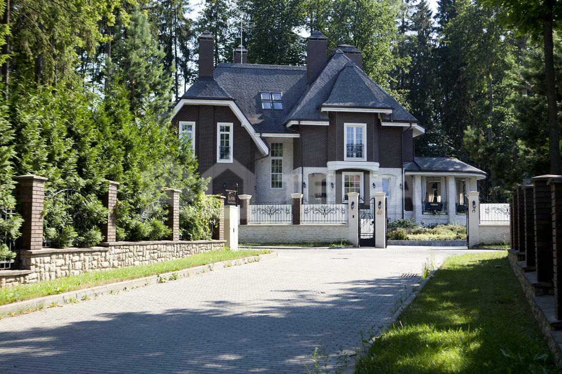 2-этажный коттедж 670 м² с отделкой