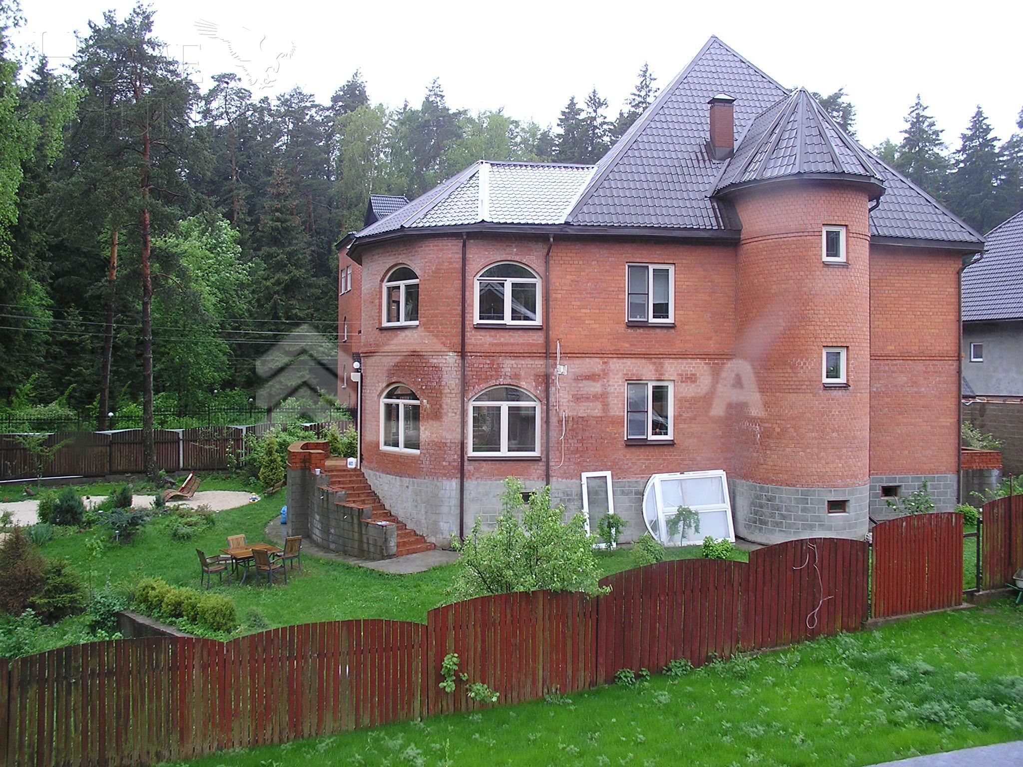 3-этажный коттедж 580 м² с отделкой