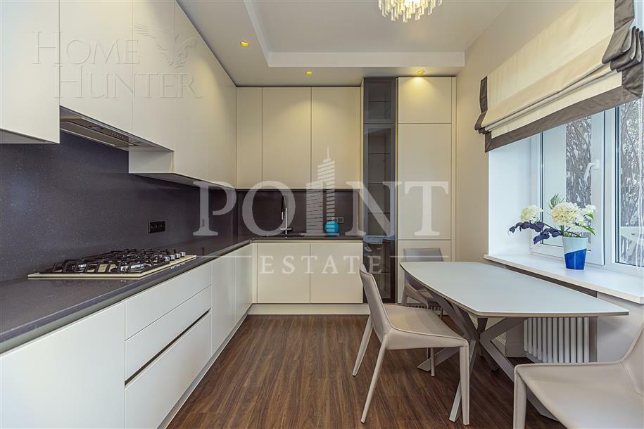 3-этажный коттедж 400 м² с отделкой