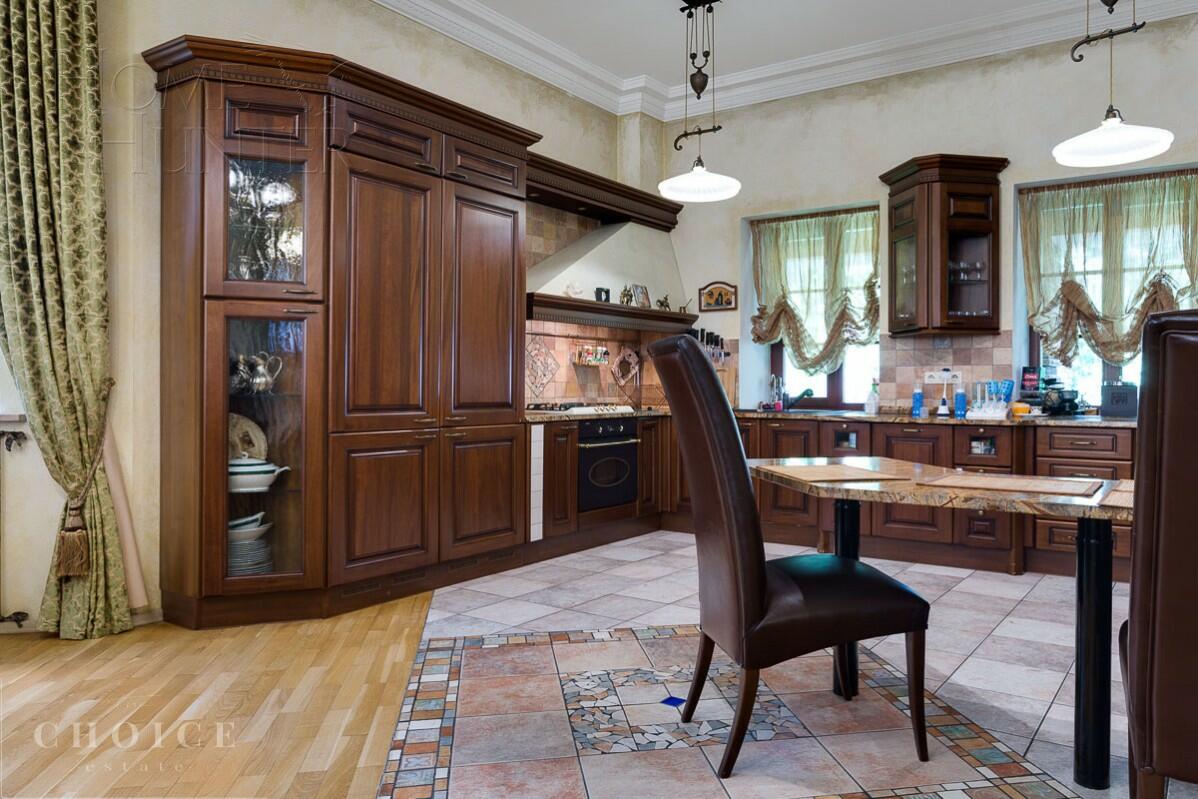 2-этажный коттедж 550 м² с отделкой