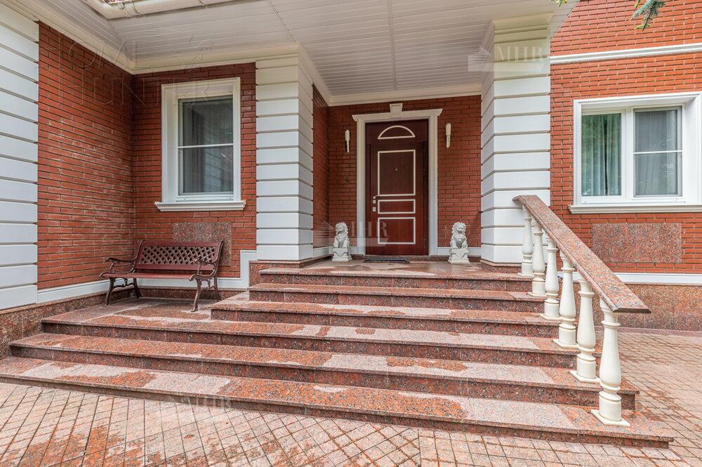 2-этажный коттедж 740 м² с отделкой