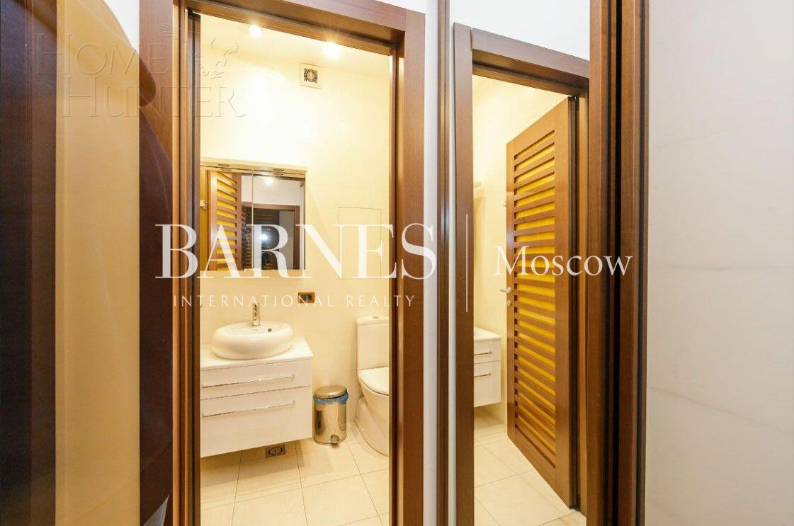 3-этажный таунхаус 350 м² с отделкой