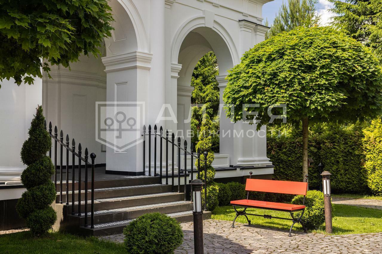 2-этажный коттедж 2 000 м² с отделкой