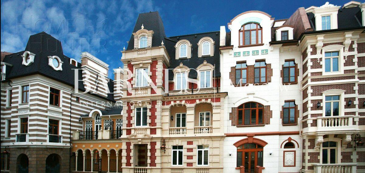 4-этажный таунхаус 320 м² с отделкой