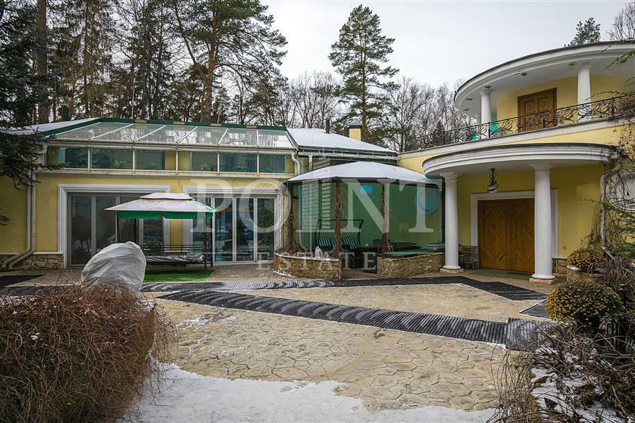 КОТТЕДЖ 1 400 м² с отделкой