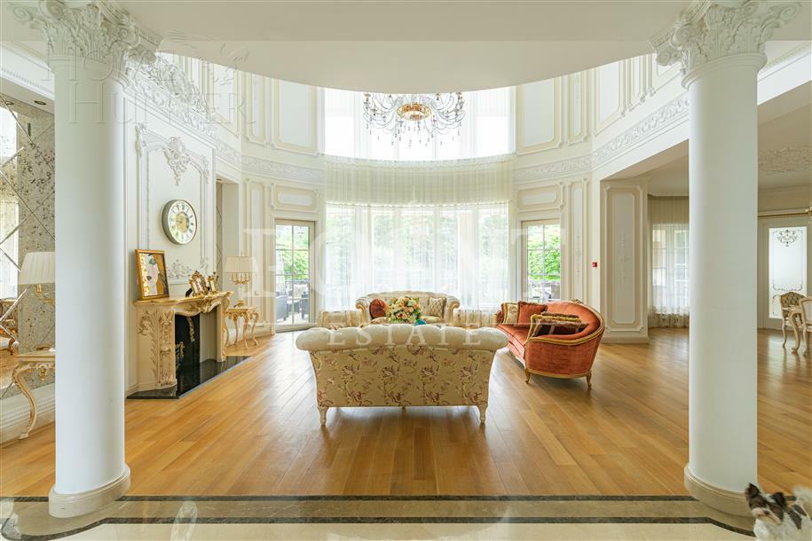 2-этажный коттедж 1 800 м² с отделкой