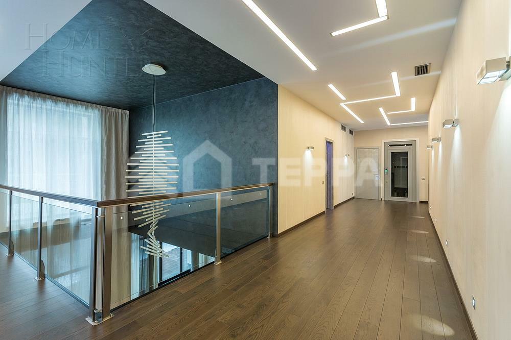 2-этажный коттедж 1 100 м² с отделкой