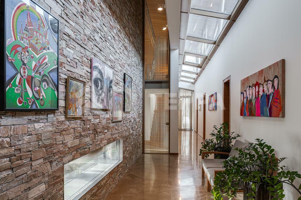 2-этажный коттедж 1 360 м² с отделкой