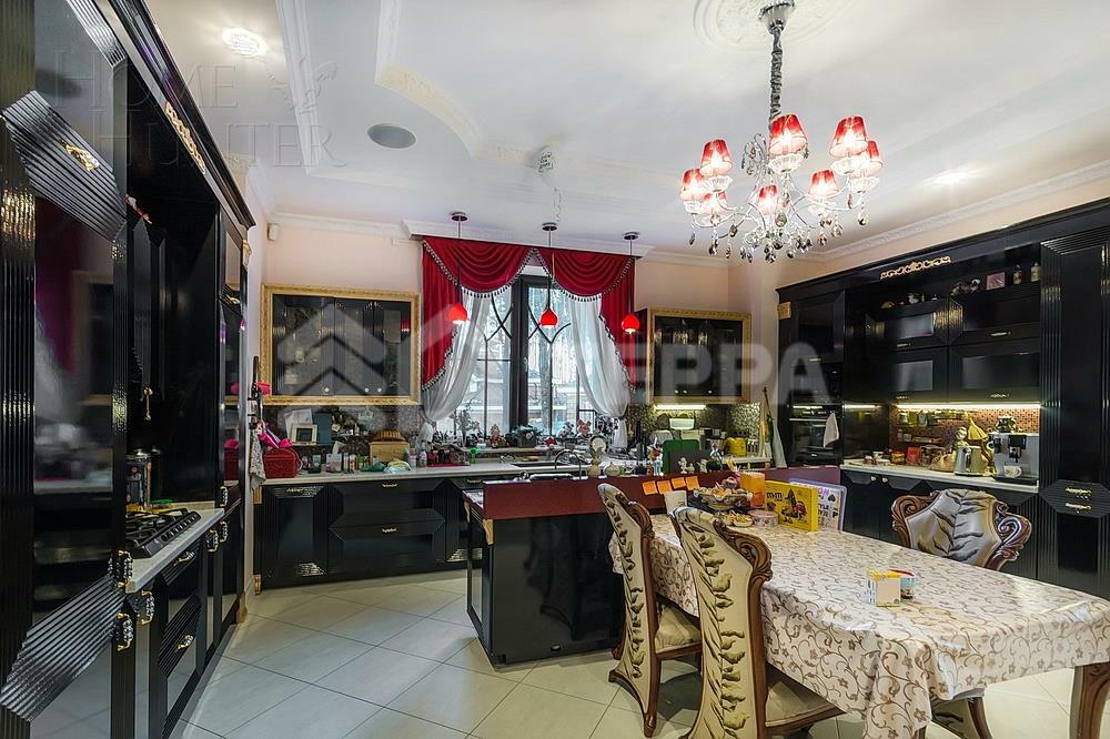 2-этажный коттедж 1 100 м² с отделкой