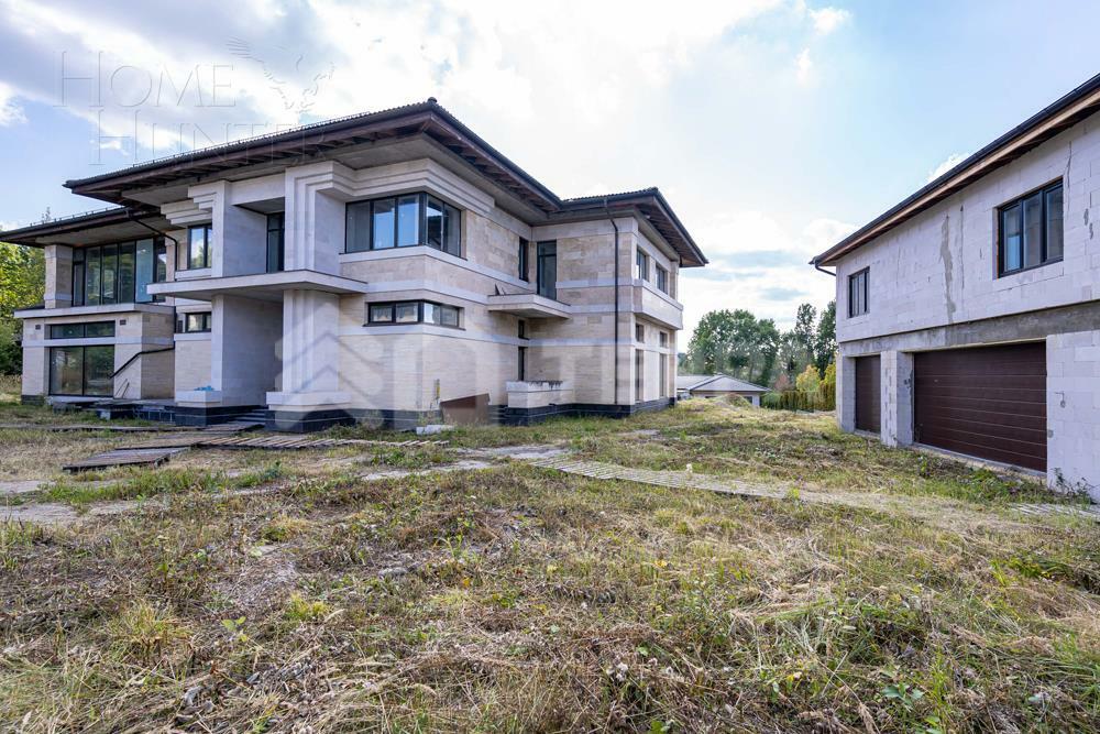 2-этажный коттедж 900 м² без отделки