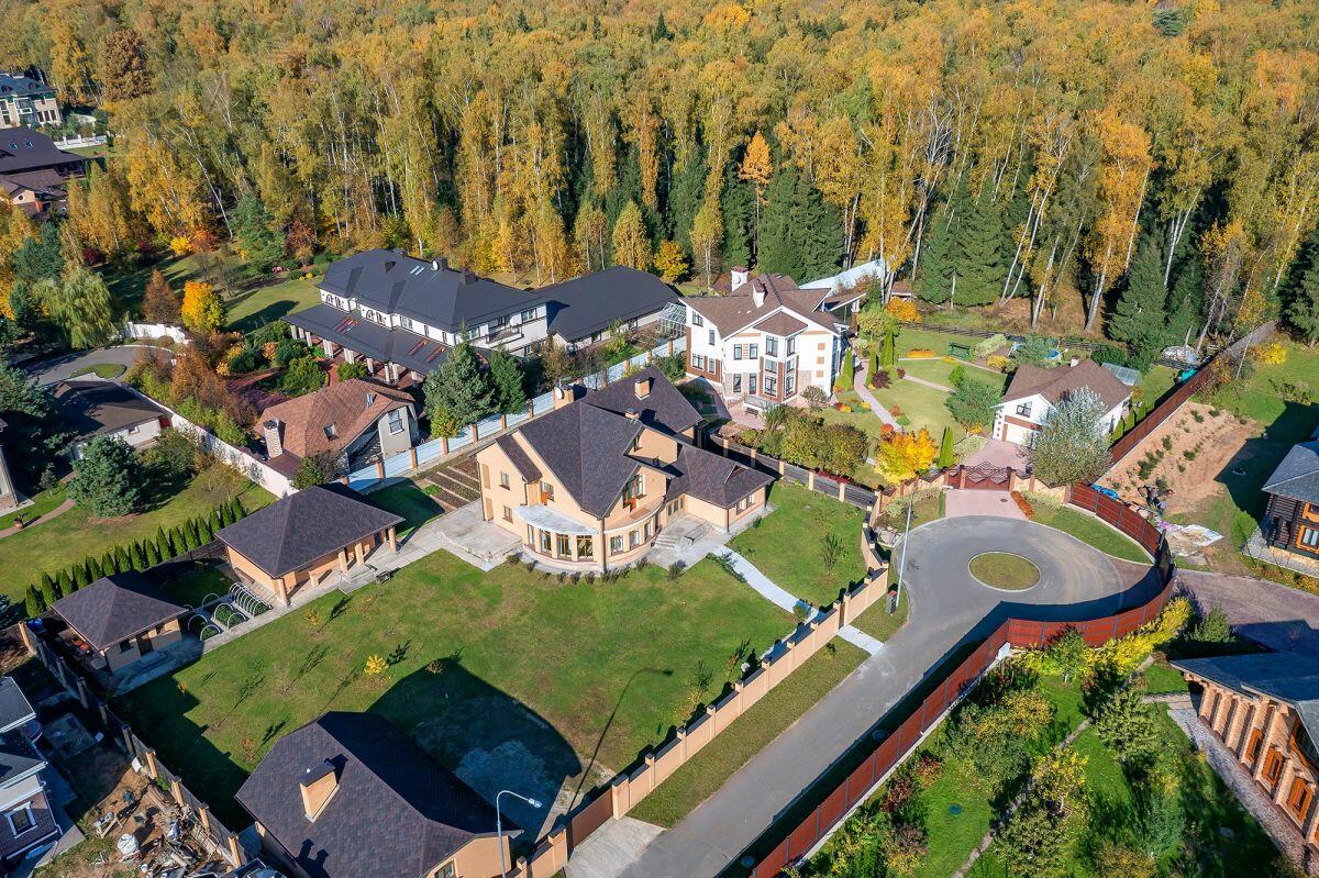 2-этажный коттедж 350 м² с отделкой