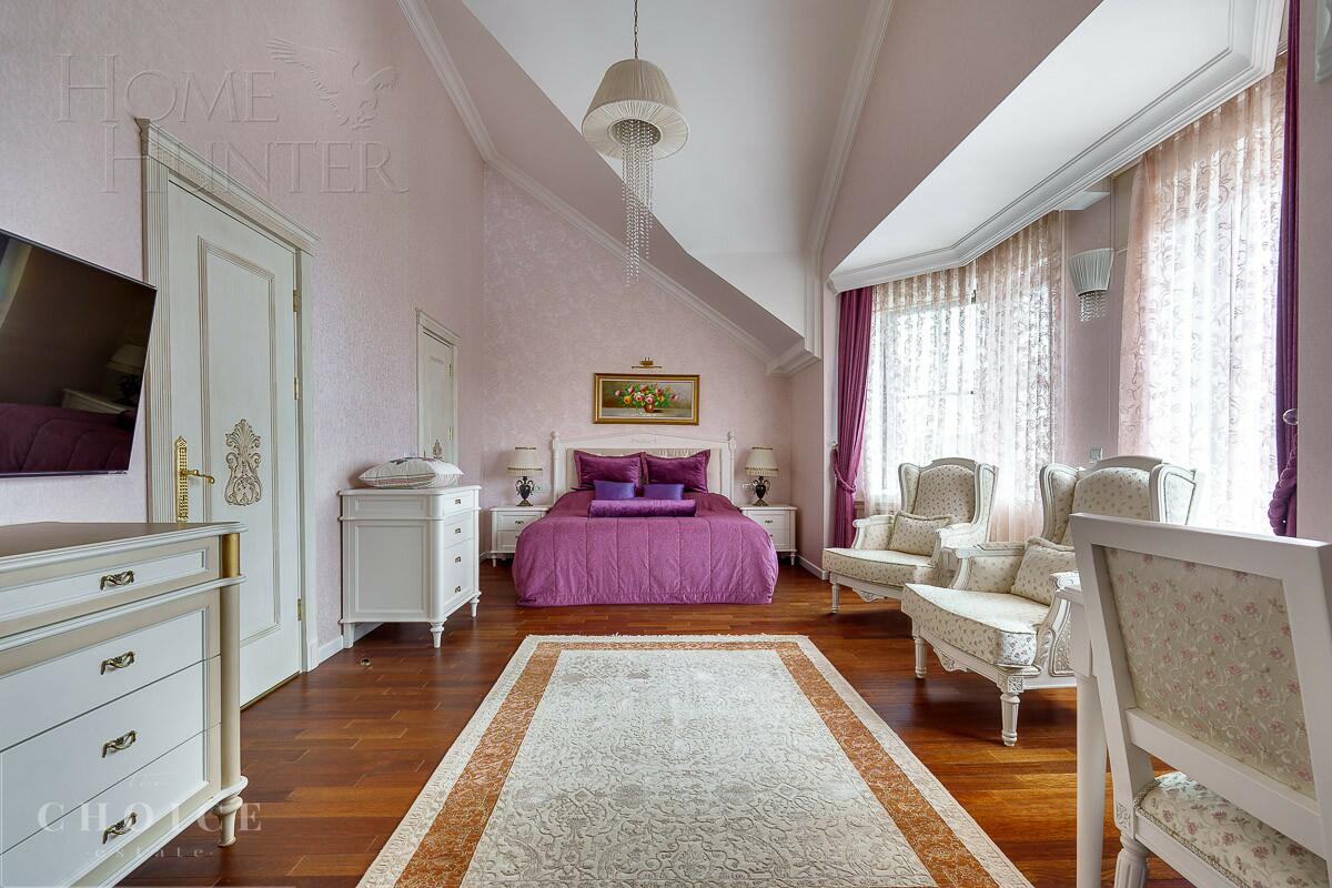 3-этажный таунхаус 400 м² с отделкой