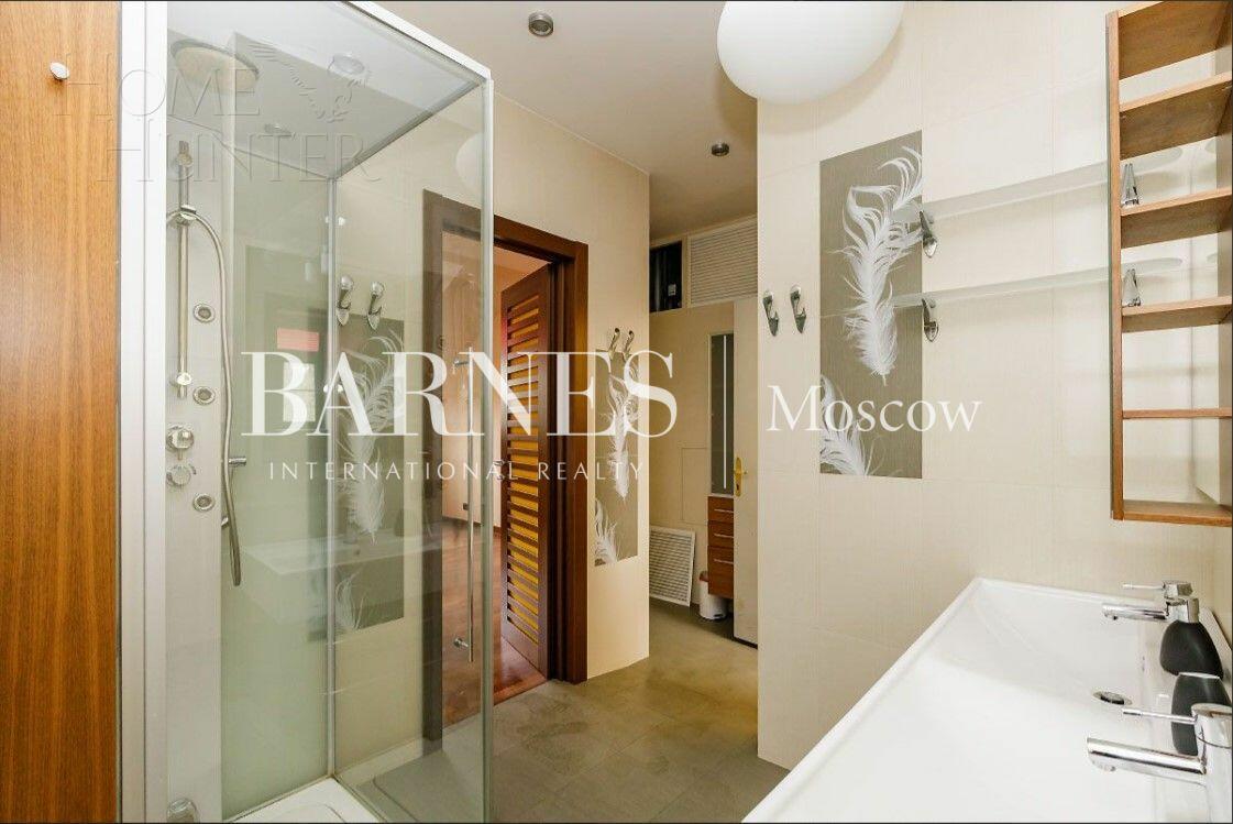 3-этажный таунхаус 350 м² с отделкой