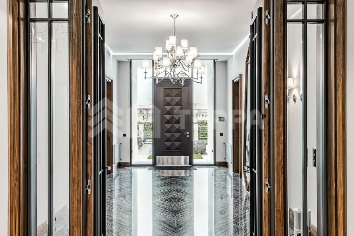 2-этажный коттедж 989.7 м² с отделкой